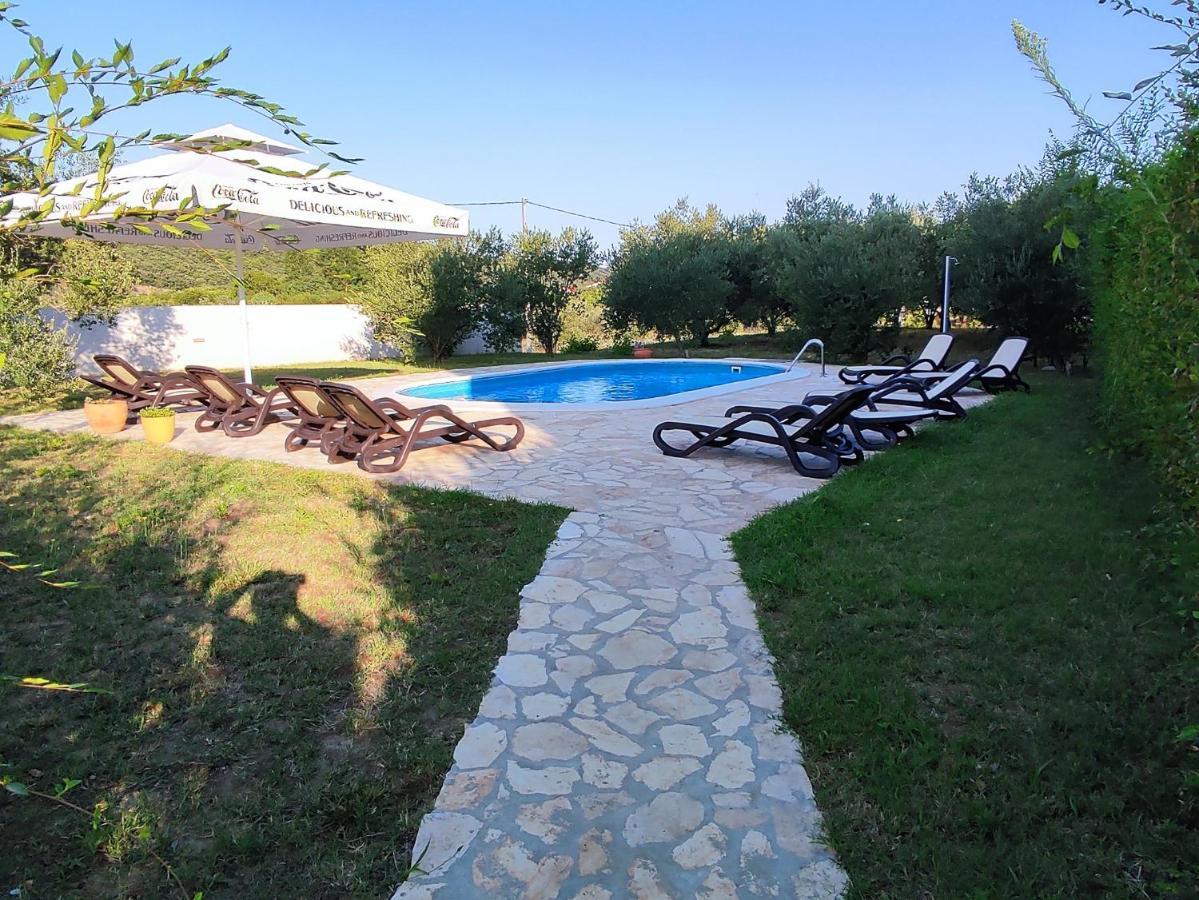 Apartment Arba 1 With Heated Pool 라브 외부 사진