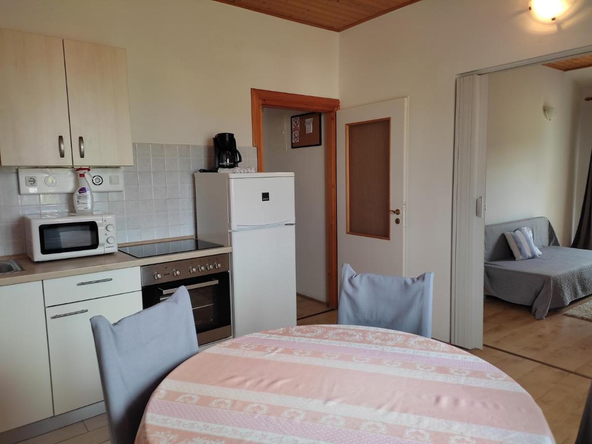 Apartment Arba 1 With Heated Pool 라브 외부 사진
