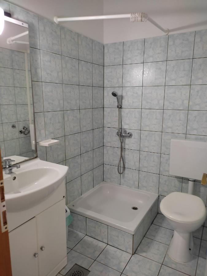 Apartment Arba 1 With Heated Pool 라브 외부 사진