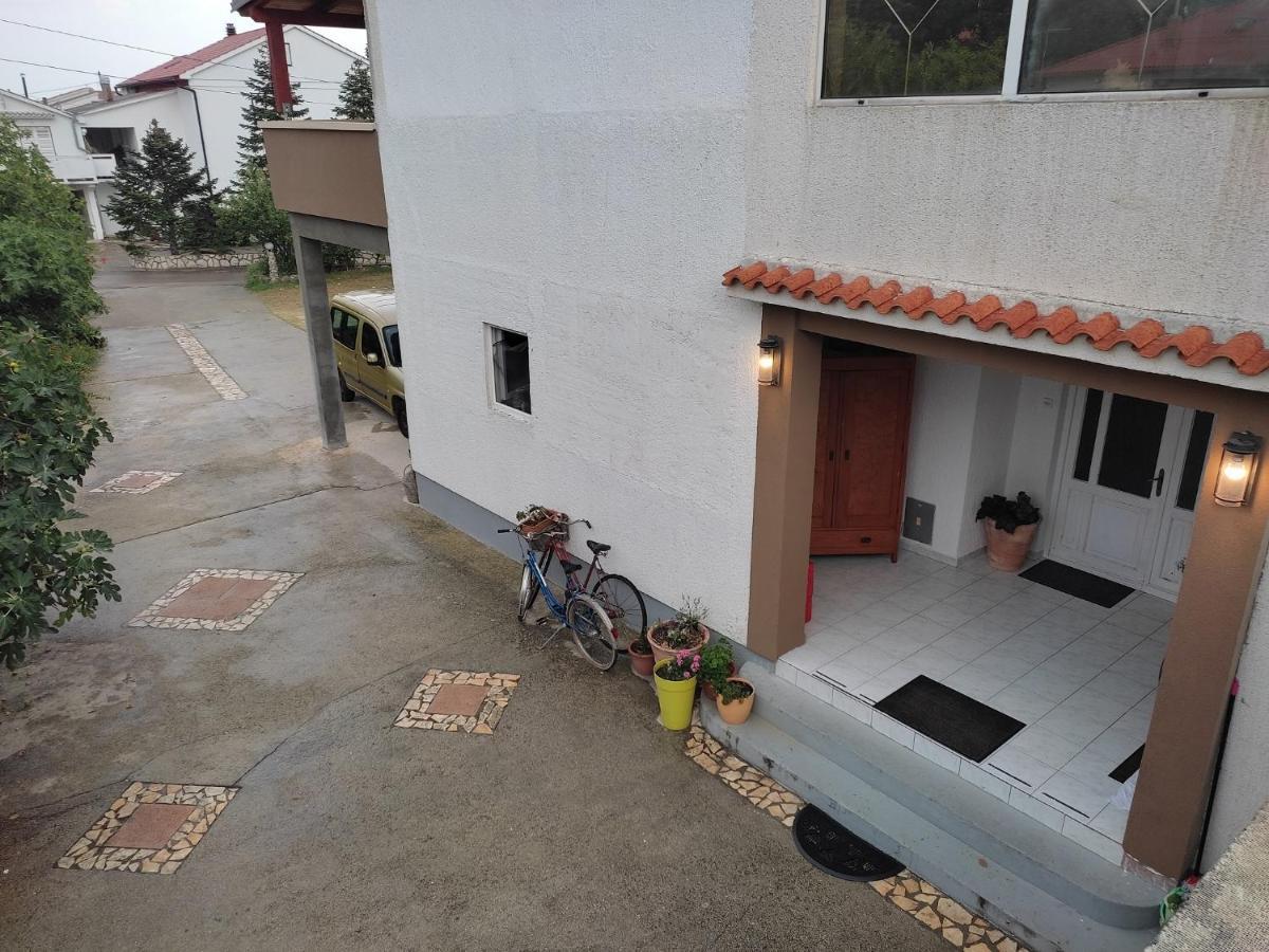 Apartment Arba 1 With Heated Pool 라브 외부 사진