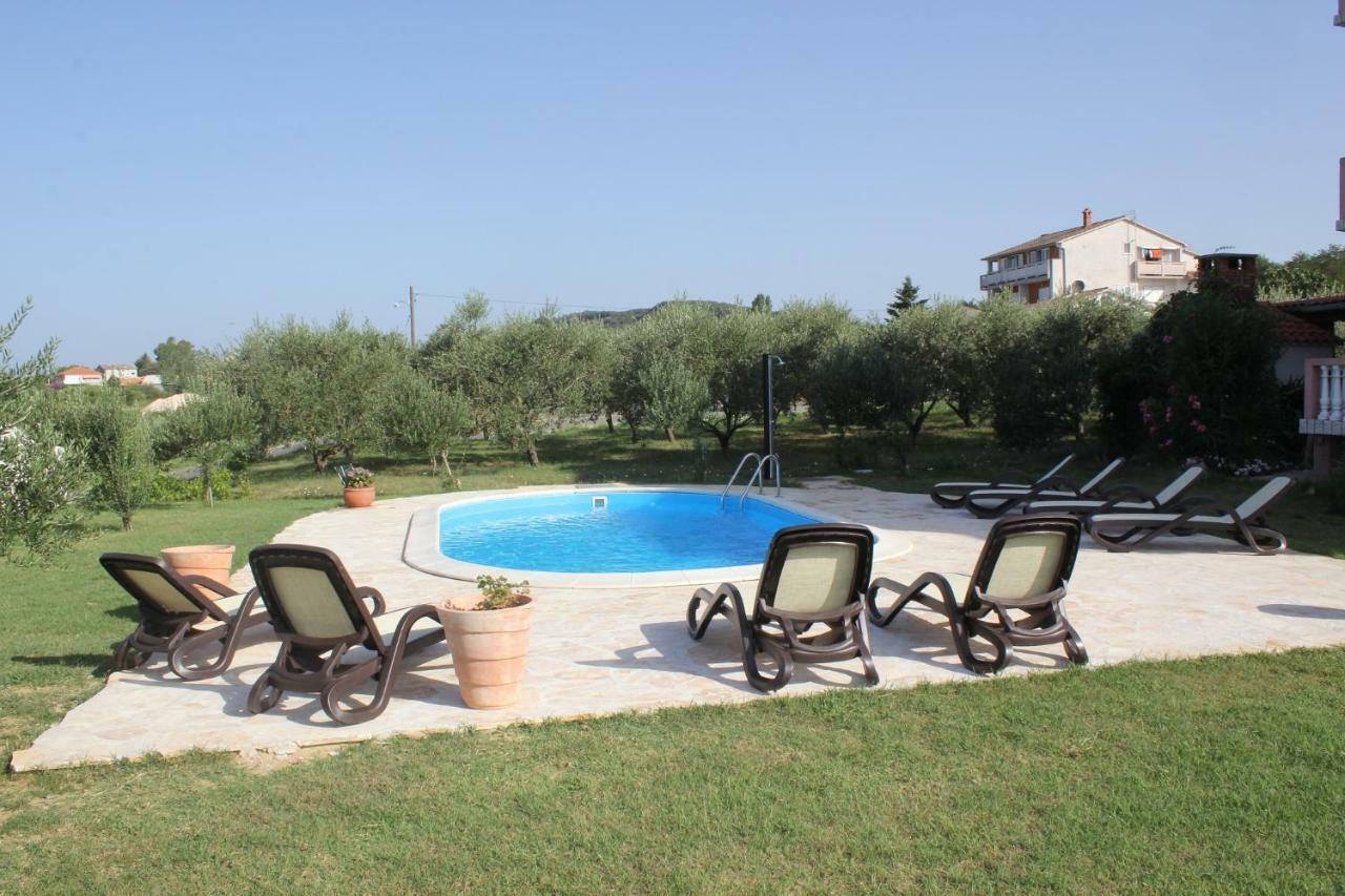 Apartment Arba 1 With Heated Pool 라브 외부 사진